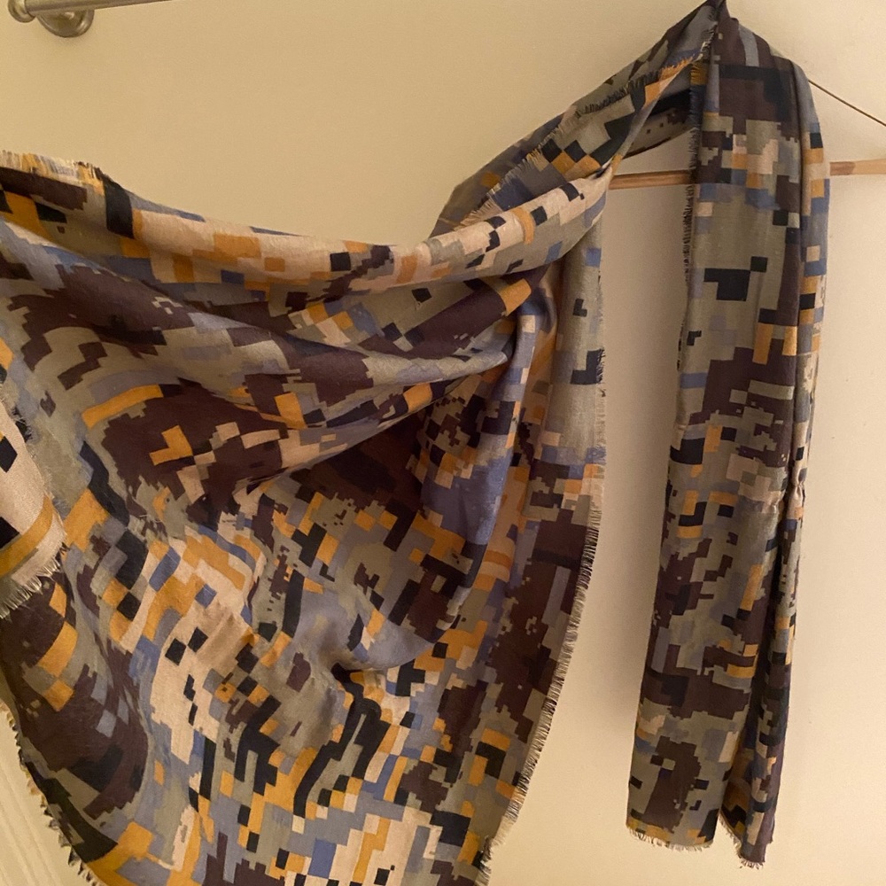 BP Pixelated Camo Scarf